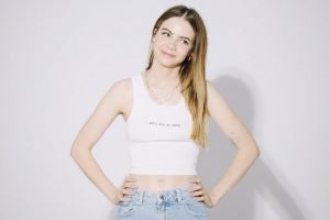 女主持：有人生一堆女儿也没个儿子因为男人精子不行 KD：哦是吗?